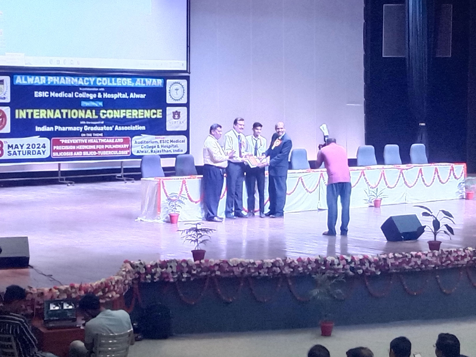Mr. Ashish got 2nd Position in Internatinal Conference organized by Alwar Pharmacy College, Alwar